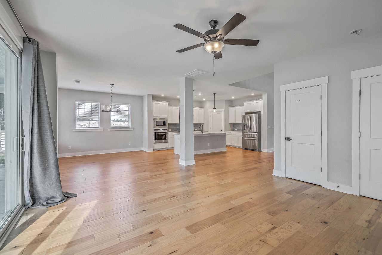 212 Clearblue Lp Photo 19