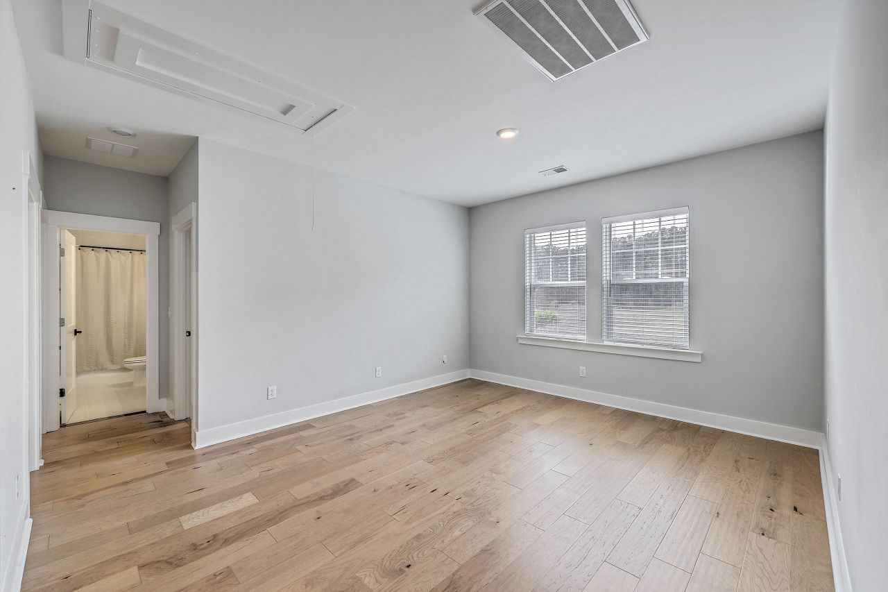 212 Clearblue Lp Photo 24