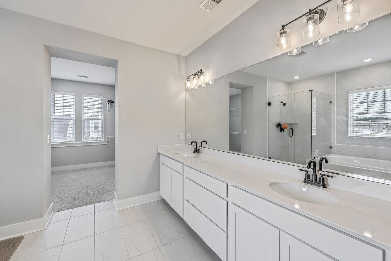 212 Clearblue Lp Photo 29