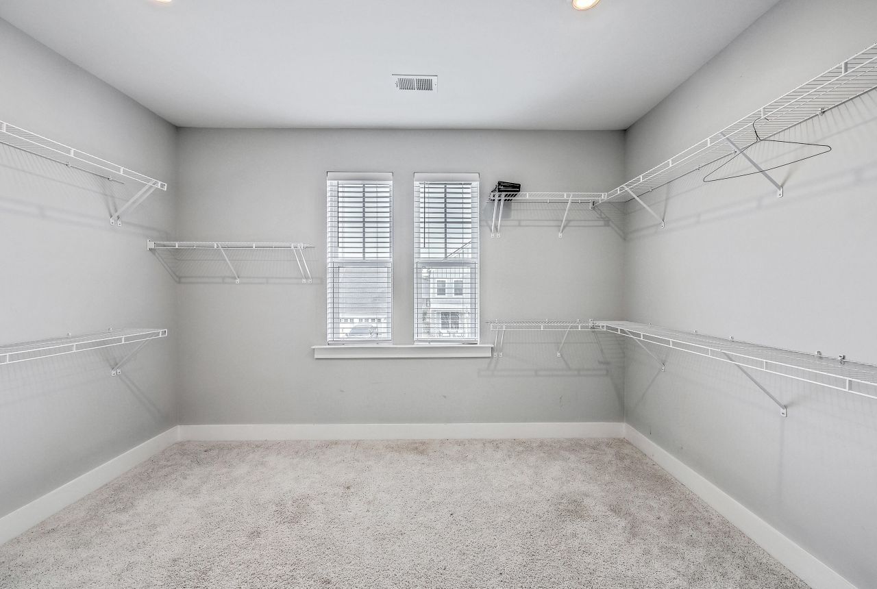 212 Clearblue Lp Photo 31