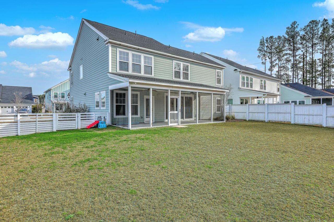 212 Clearblue Lp Photo 7