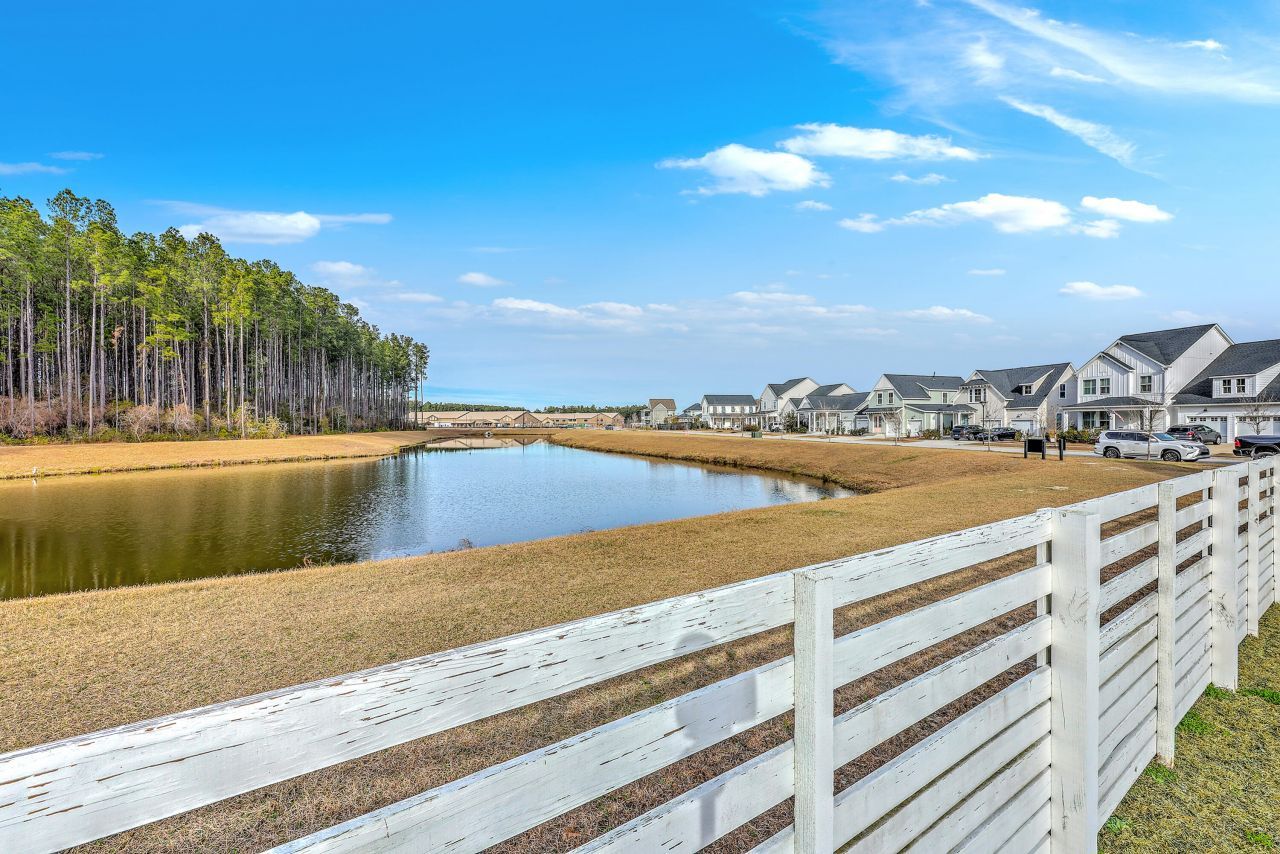 212 Clearblue Lp Photo 8