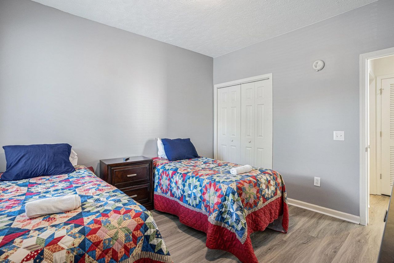 620 River Oaks Dr. Photo 16