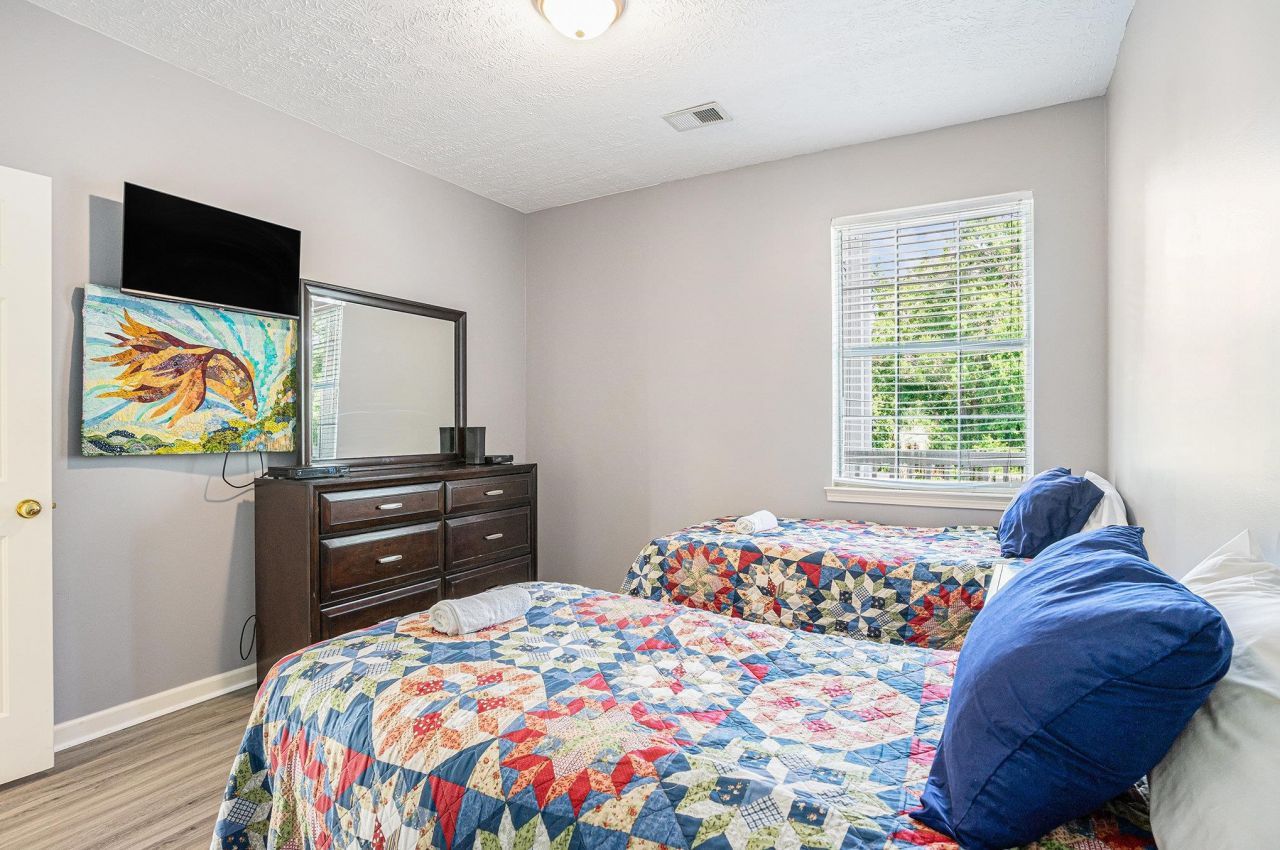 620 River Oaks Dr. Photo 17