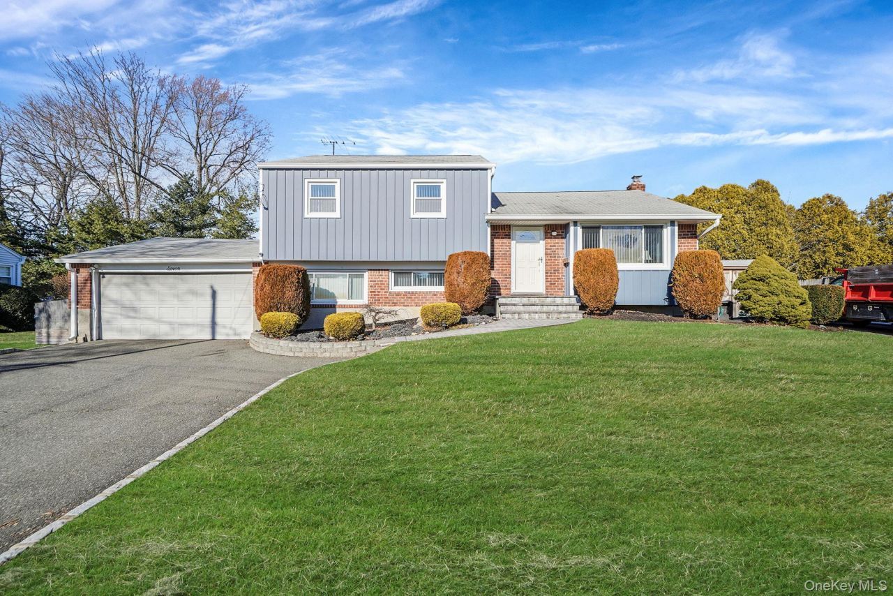 7 Marlowe Place, Greenlawn, NY 11740 Main Photo