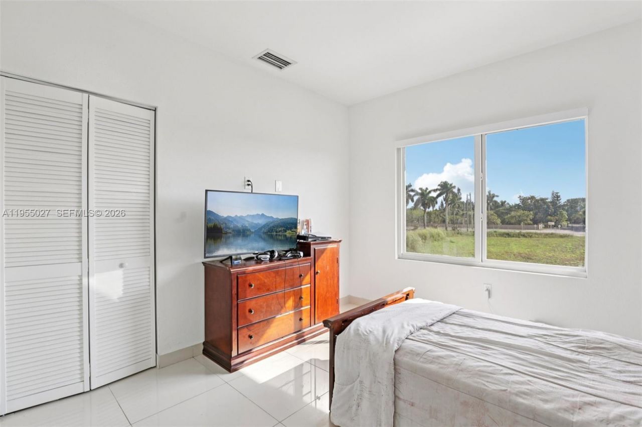 1191 NW 1st St, Florida City, FL 33034 Photo