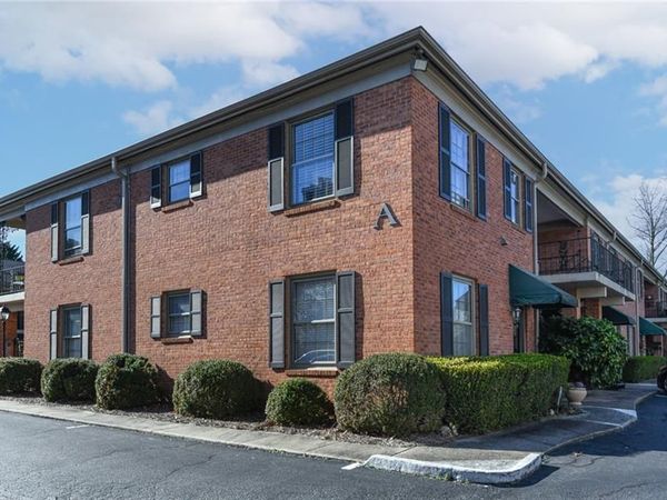 1833 Banking Street, Unit A24, Greensboro, NC 27408