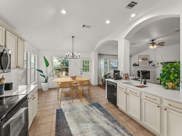 4111 Flintwood LN, Round Rock, TX 78665