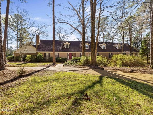 102 Creekwood Drive, Flowood, MS 39232