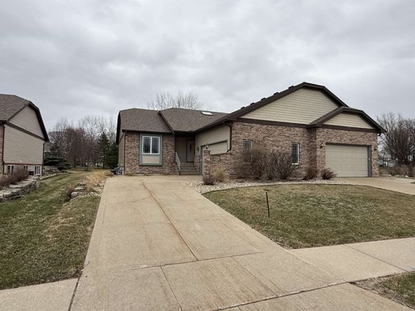 9106 Waterside Street, Middleton, WI 53562