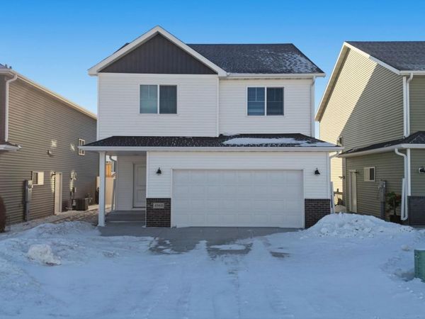 4960 37th Avenue S, Fargo, ND 58104