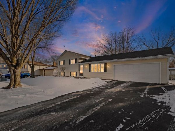 13713 James Avenue S, Burnsville, MN 55337