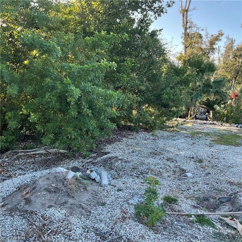 7156 Cobiac Dr, Saint James City, FL 33956 Photo