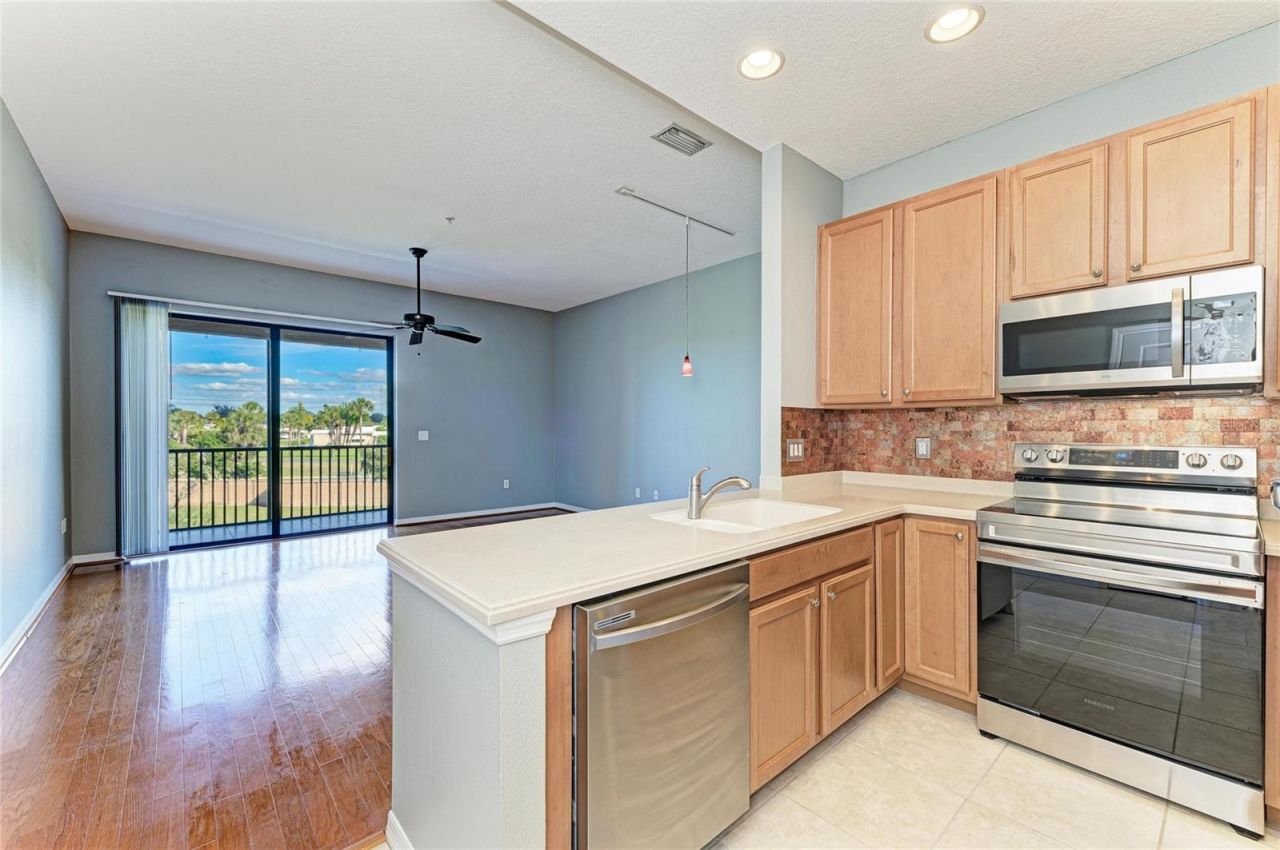 7230 Hamilton Road, Unit 297, Bradenton, FL 34209 Photo