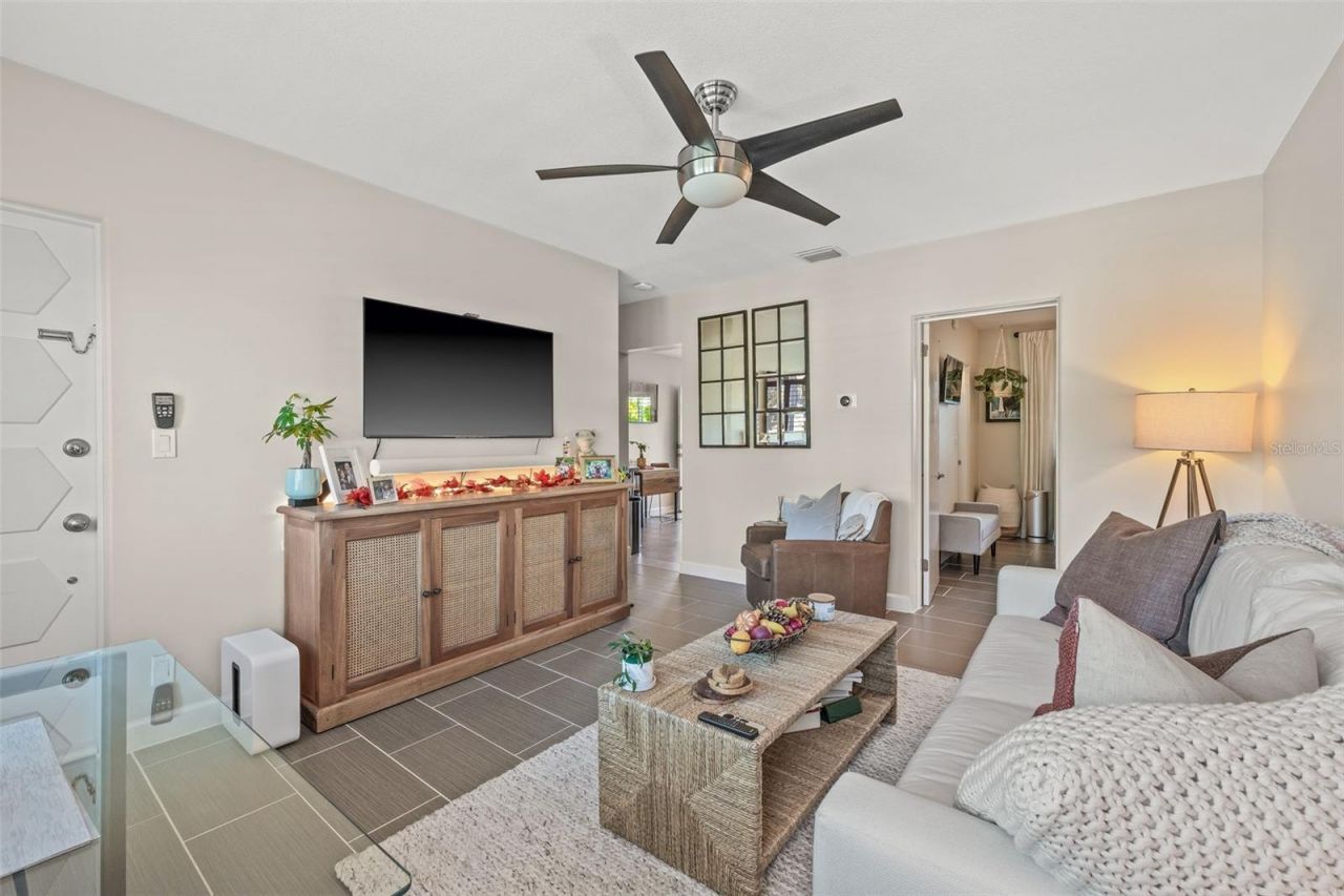 410 12th Avenue Ne, Unit 8, Saint Petersburg, FL 33701 Photo