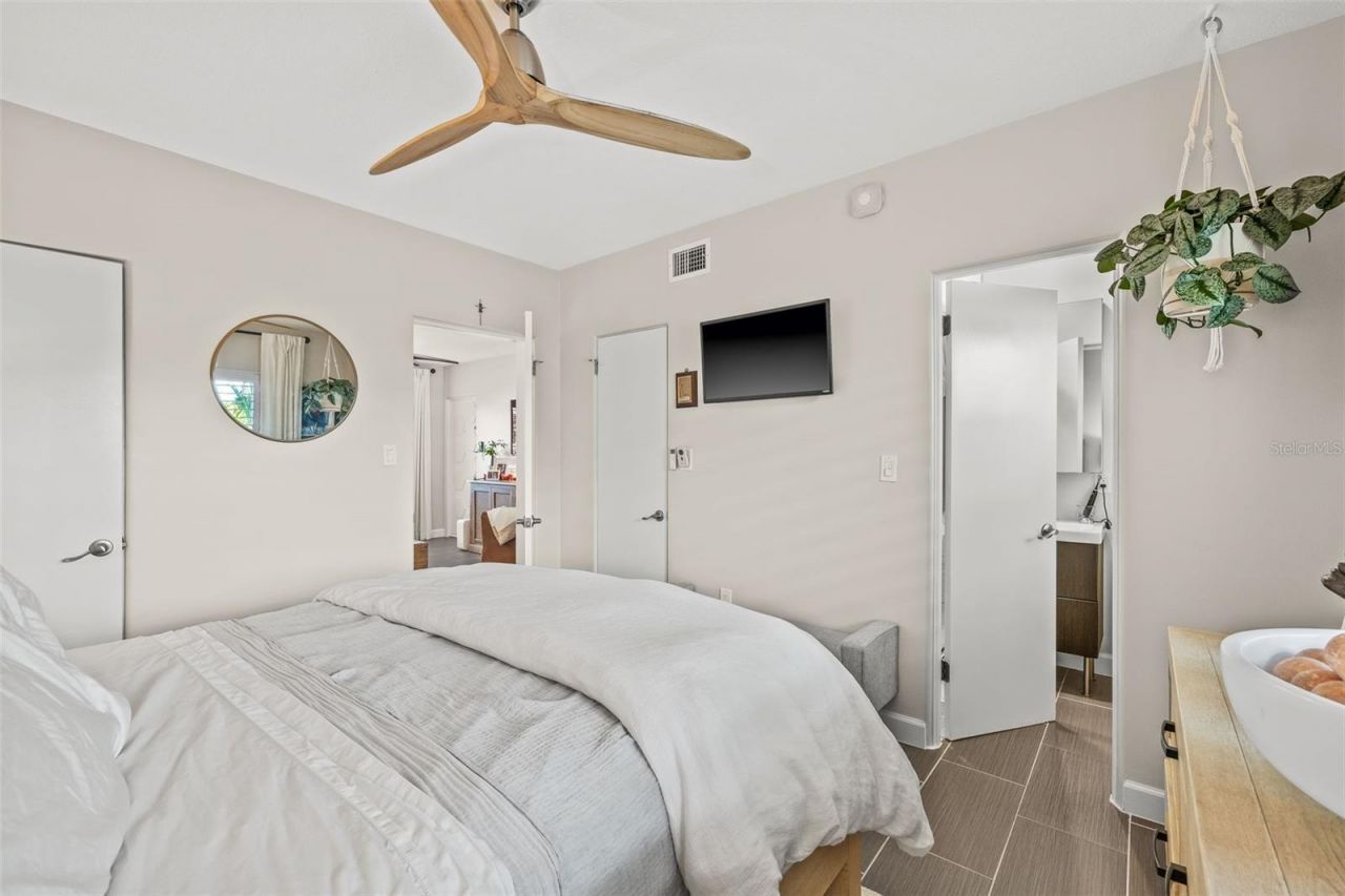 410 12th Avenue Ne, Unit 8, Saint Petersburg, FL 33701 Photo