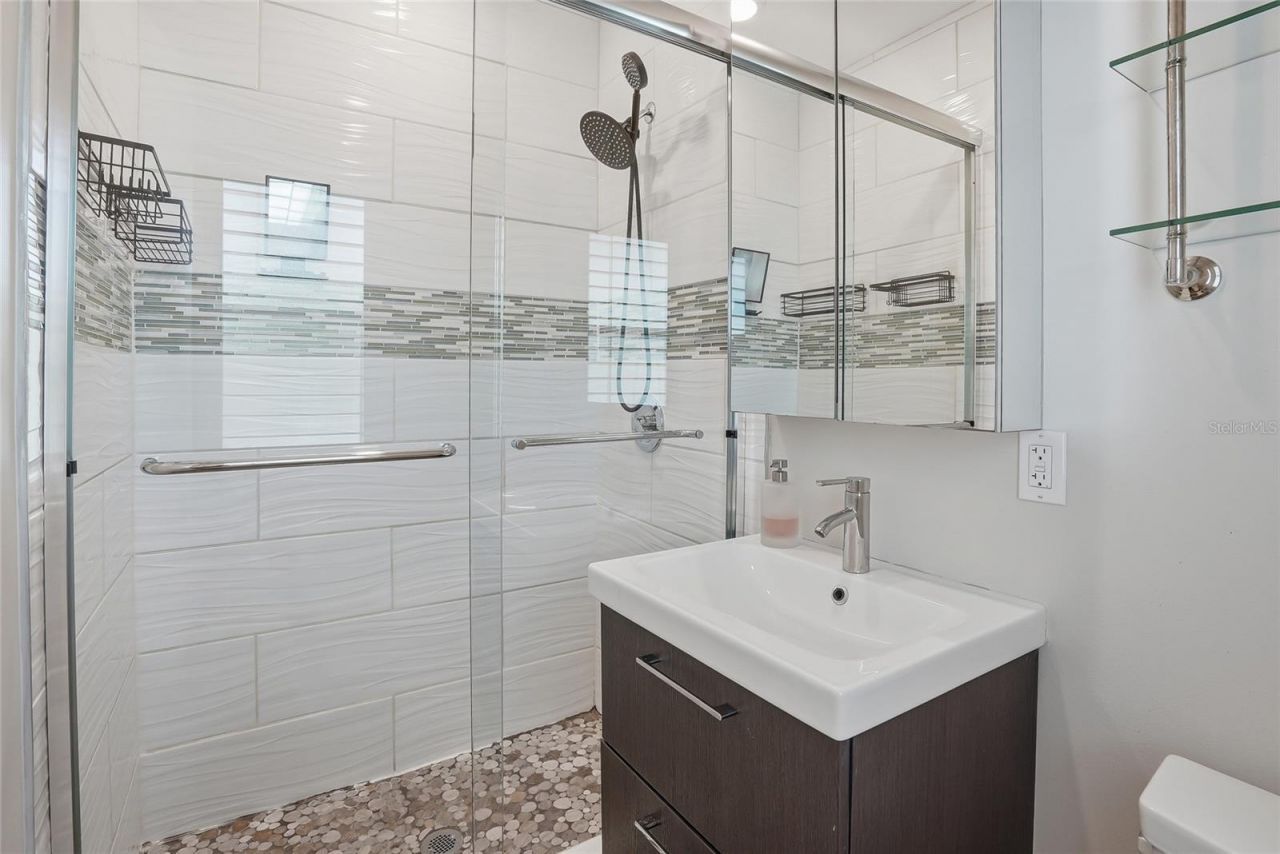 410 12th Avenue Ne, Unit 8, Saint Petersburg, FL 33701 Photo