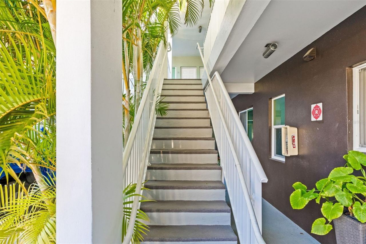 410 12th Avenue Ne, Unit 8, Saint Petersburg, FL 33701 Photo