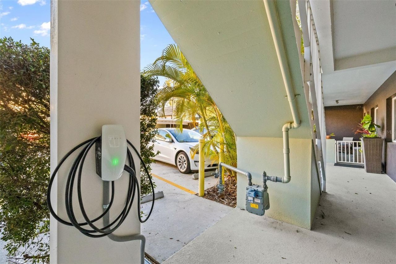 410 12th Avenue Ne, Unit 8, Saint Petersburg, FL 33701 Photo