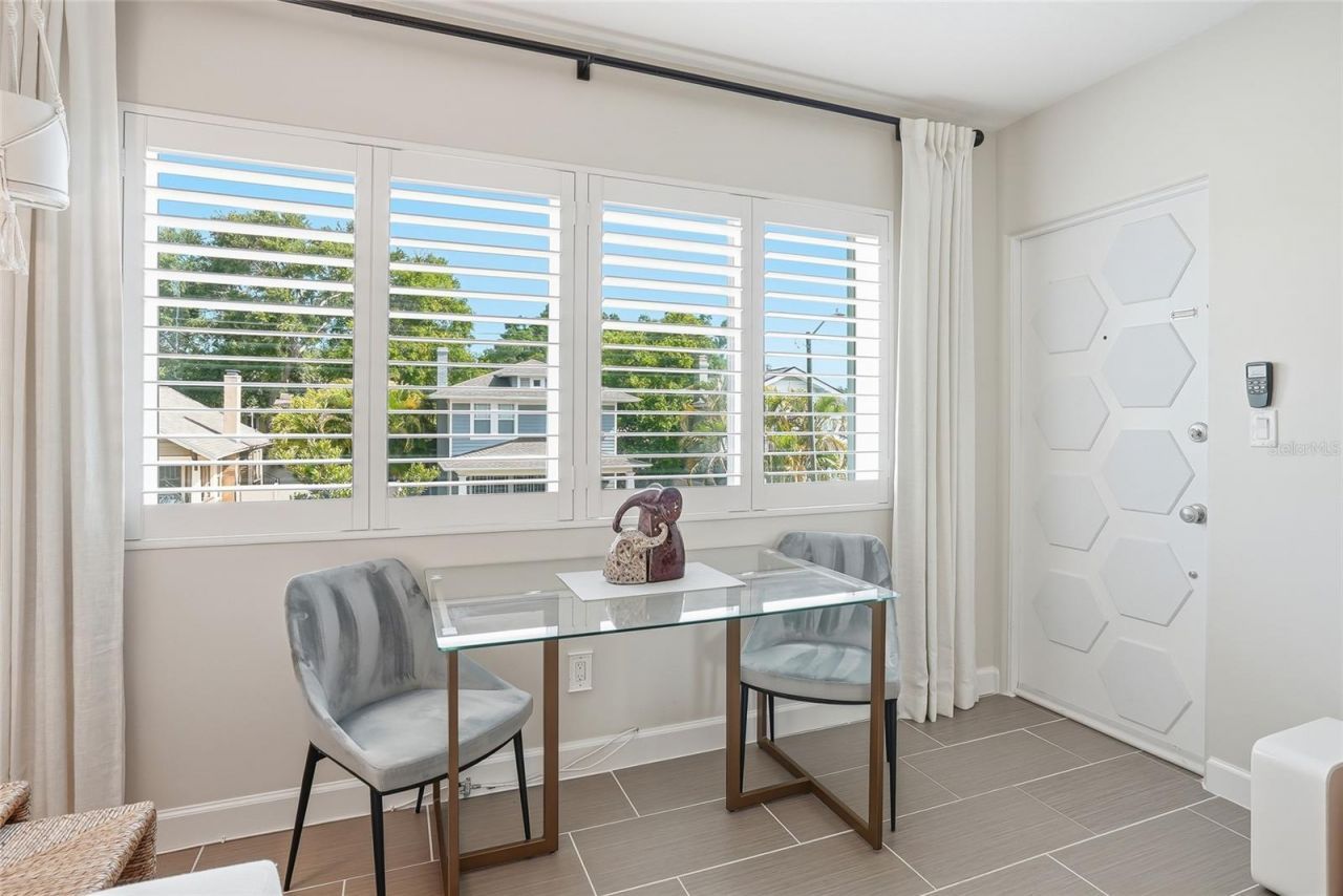 410 12th Avenue Ne, Unit 8, Saint Petersburg, FL 33701 Photo