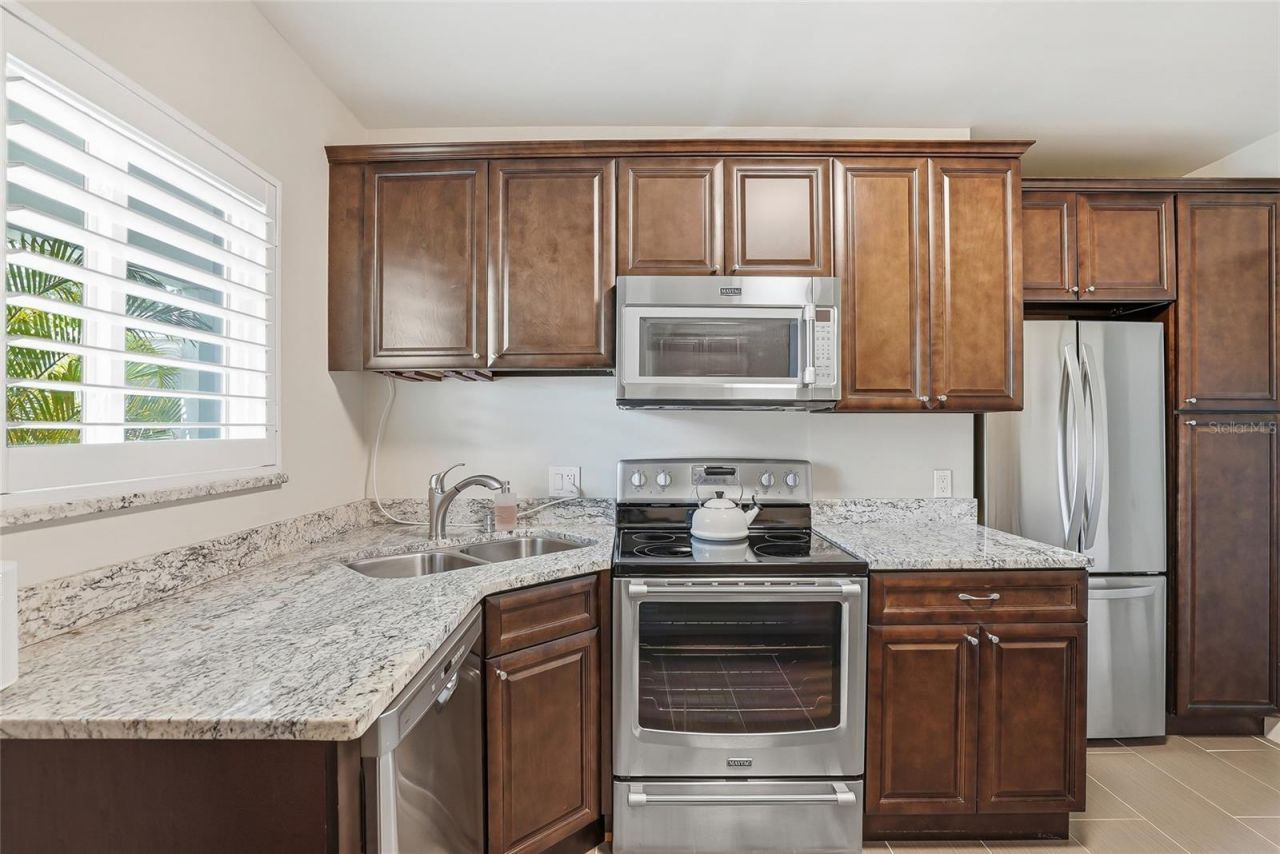 410 12th Avenue Ne, Unit 8, Saint Petersburg, FL 33701 Photo