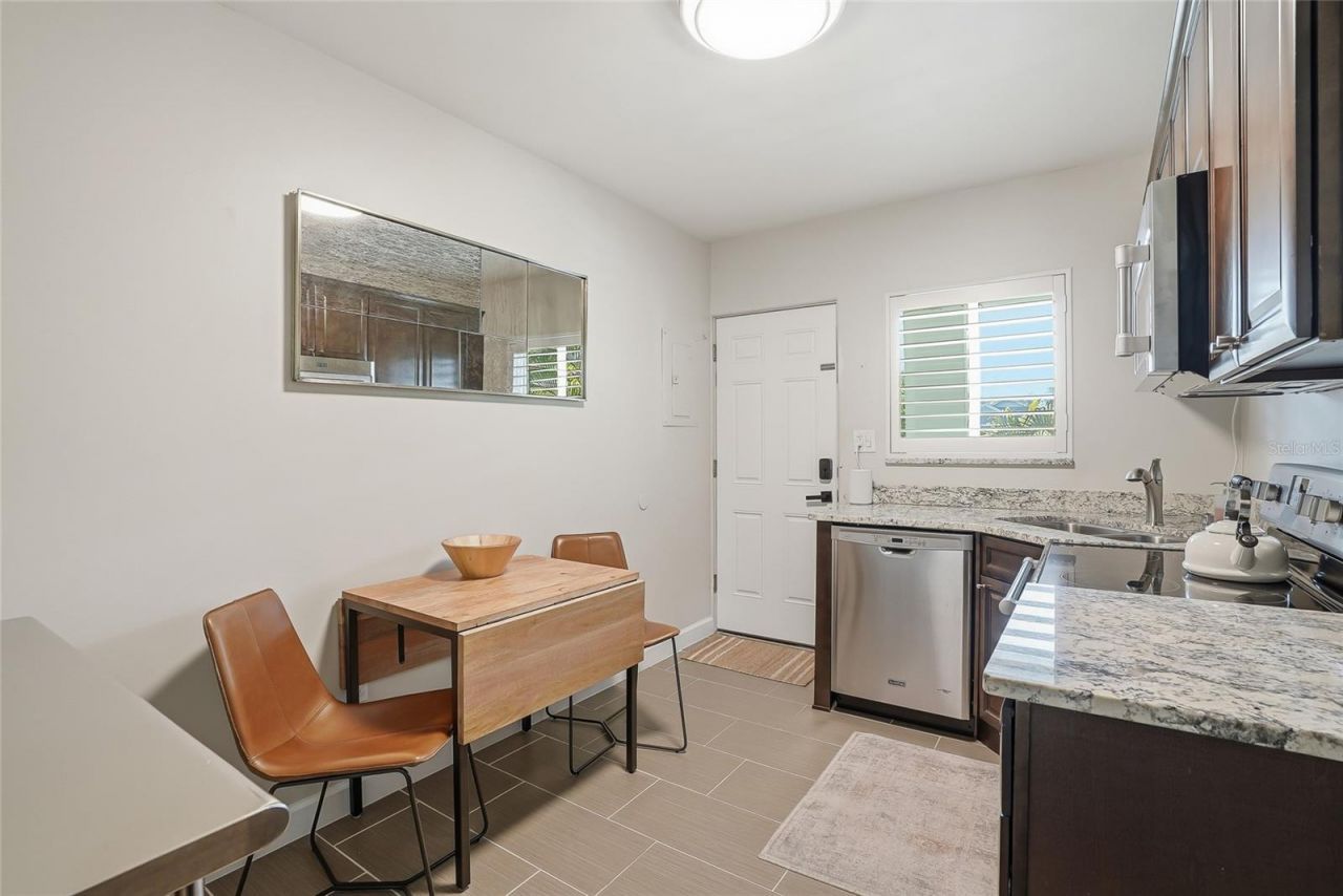 410 12th Avenue Ne, Unit 8, Saint Petersburg, FL 33701 Photo