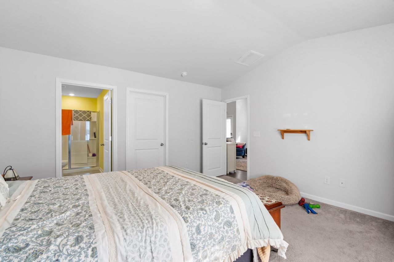 1404 Jardine Loop Photo 17