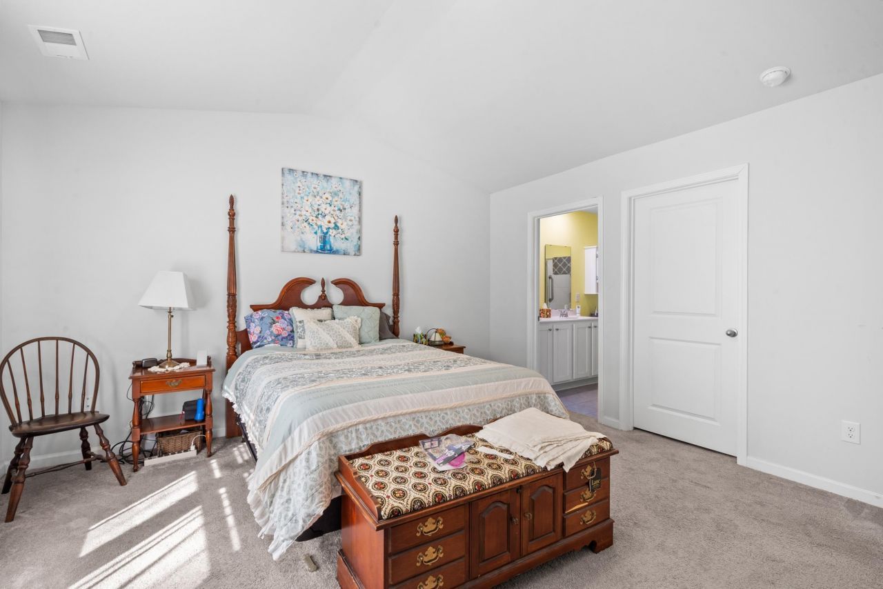 1404 Jardine Loop Photo 18