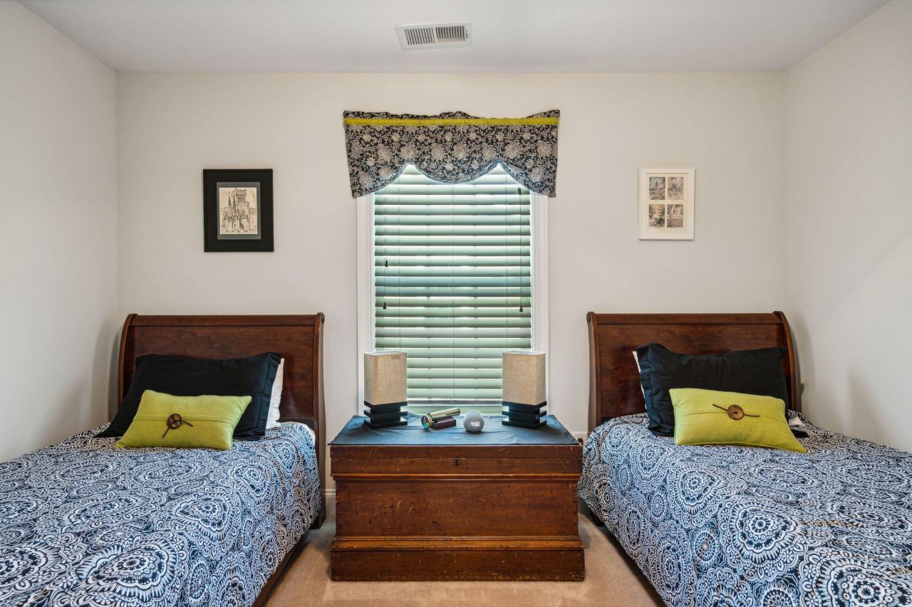 5317 Birdie Lane Photo 36