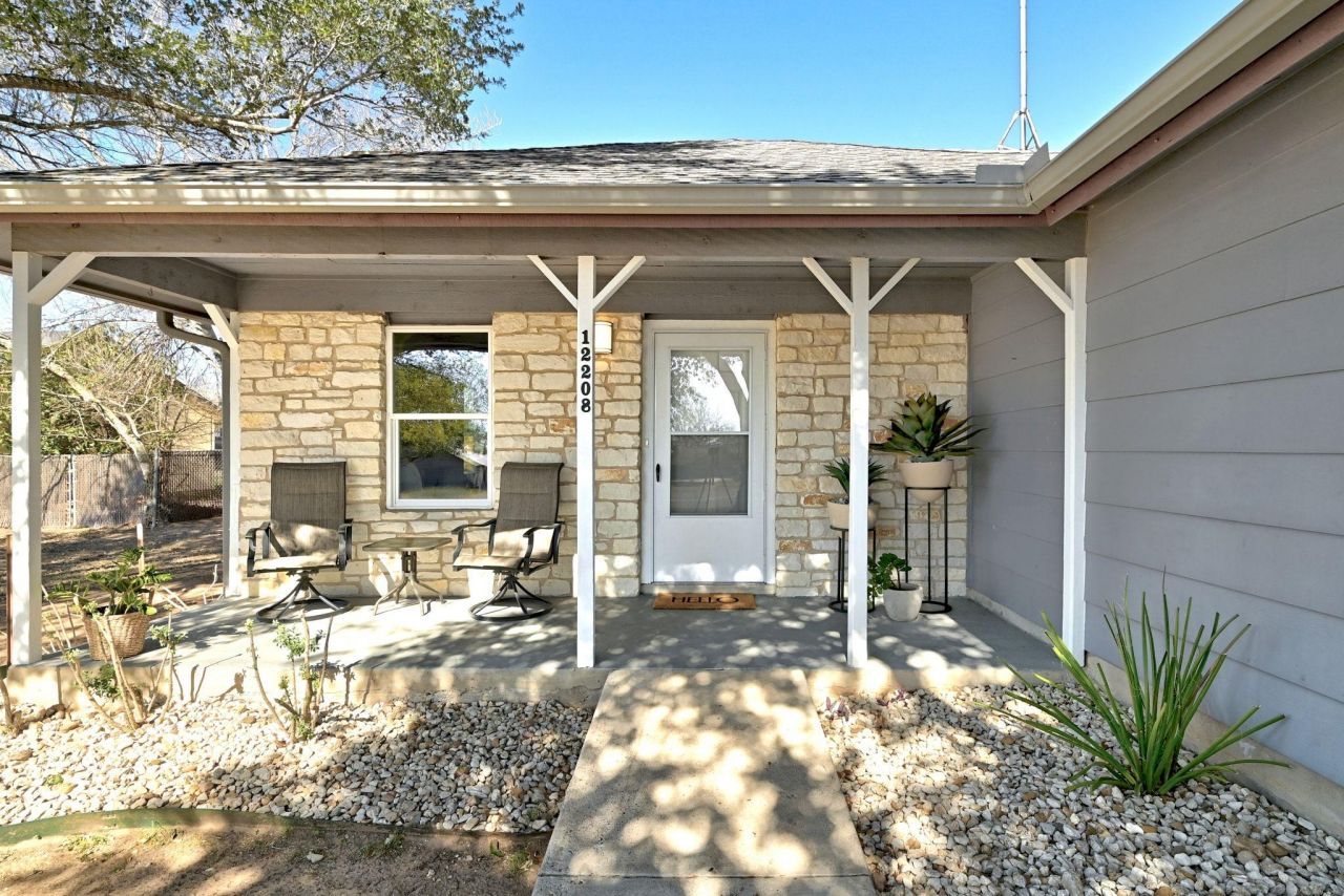 12208 Mustang Dr, Buda, TX 78610 Main Photo