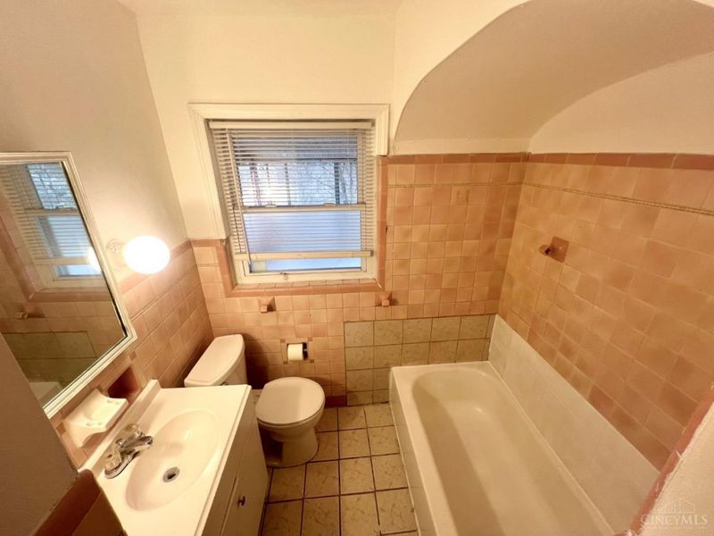 3162 Sunshine Avenue, Cincinnati, OH 45211 Photo 8