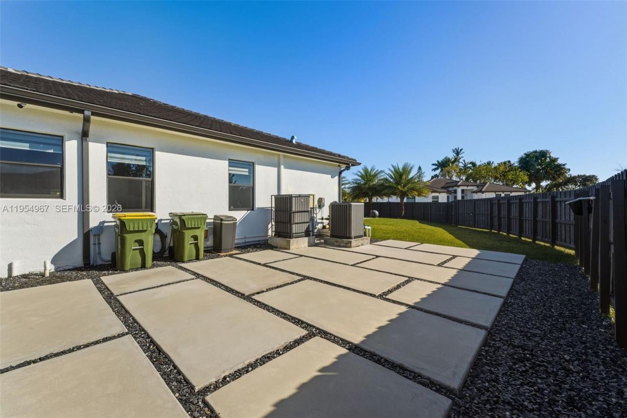 1410 NW 19th St, Homestead, FL 33030 Photo