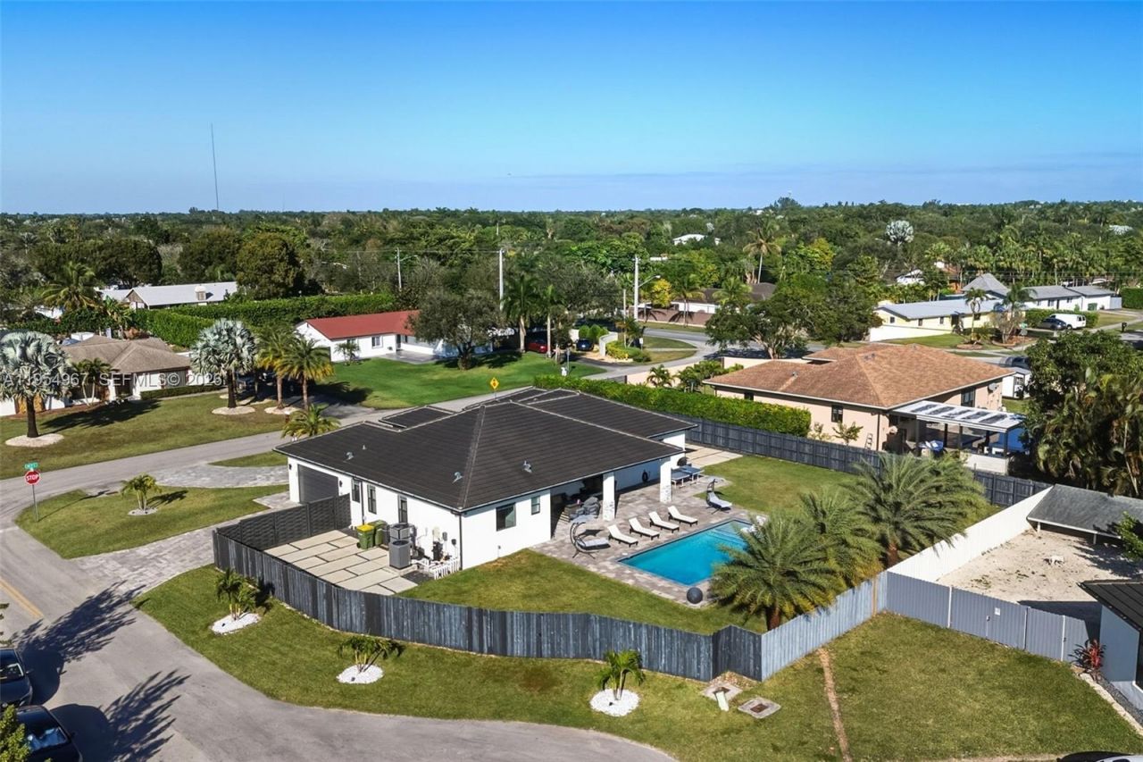 1410 NW 19th St, Homestead, FL 33030 Photo