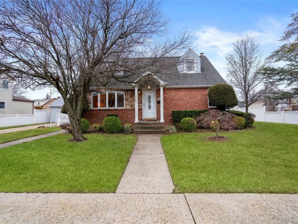 128 Rule Street, Franklin Square, NY 11010