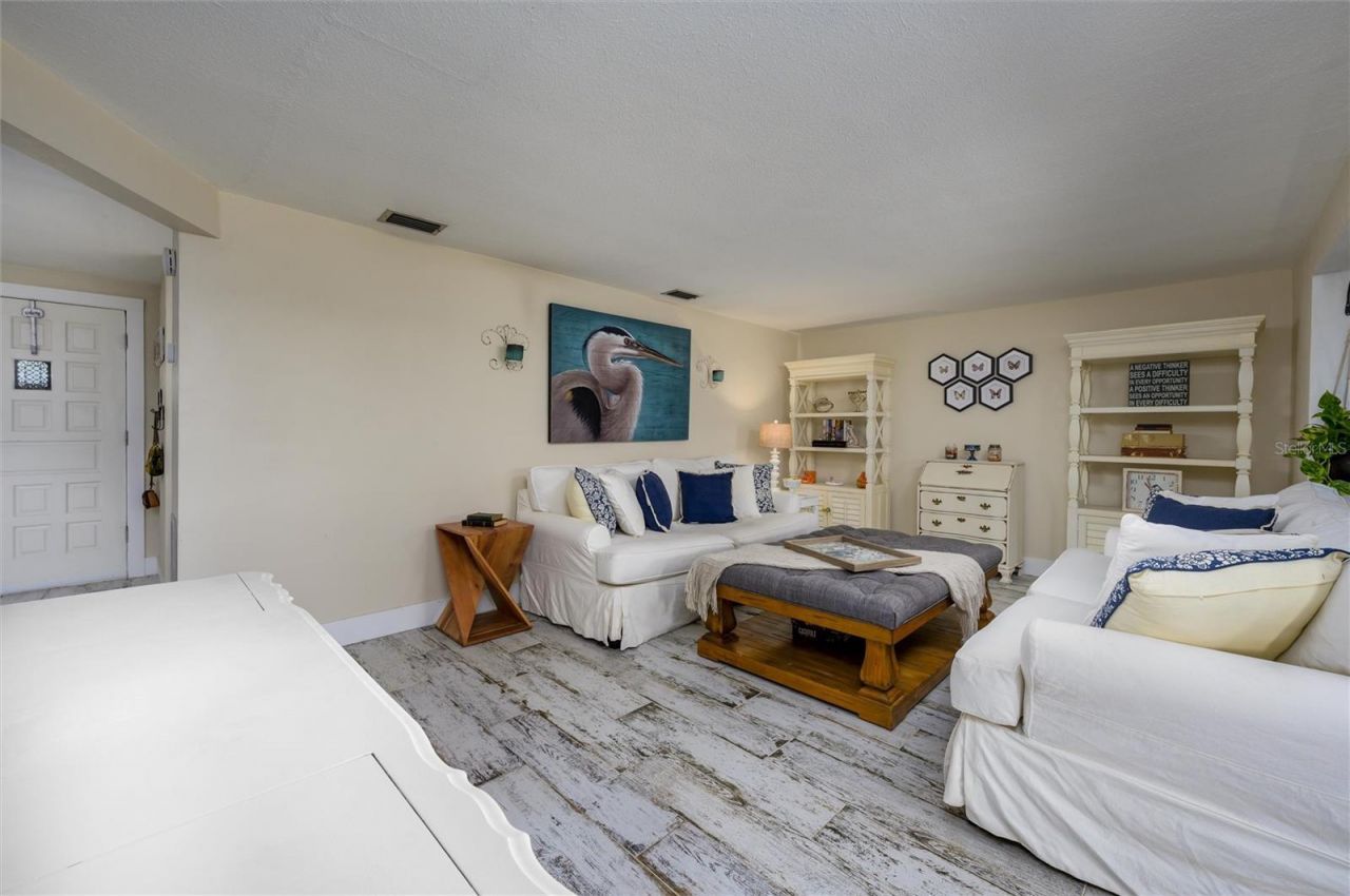 1053 Grand Boulevard, Holiday, FL 34690 Photo