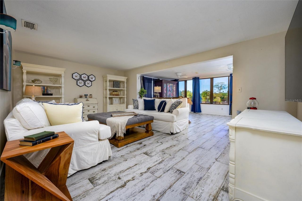 1053 Grand Boulevard, Holiday, FL 34690 Photo