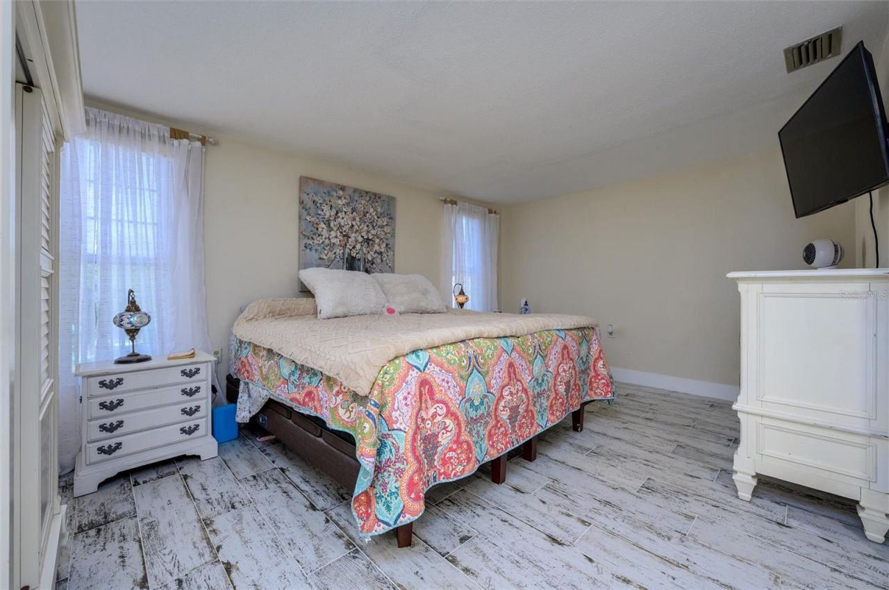 1053 Grand Boulevard, Holiday, FL 34690 Photo