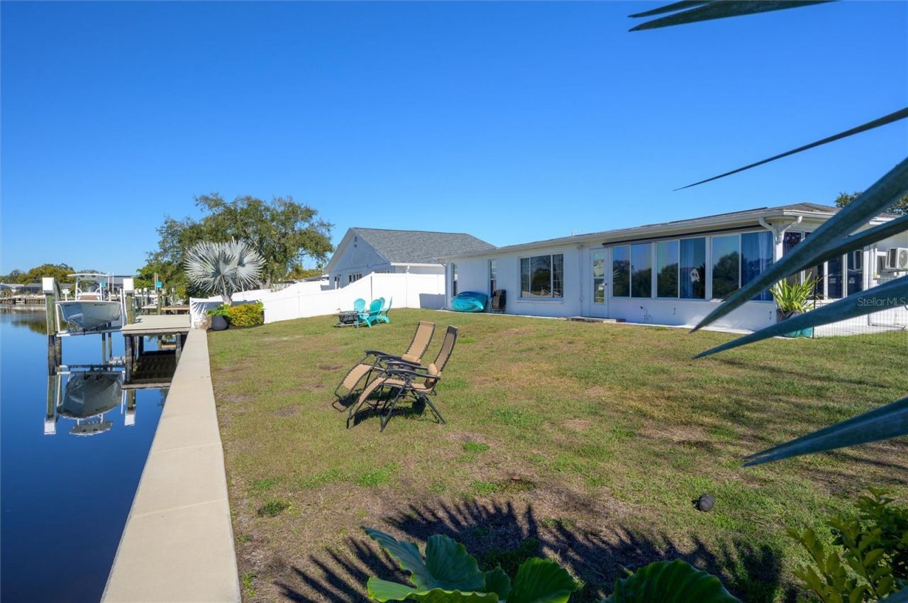 1053 Grand Boulevard, Holiday, FL 34690 Photo