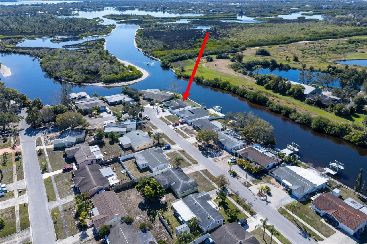 1053 Grand Boulevard, Holiday, FL 34690 Photo