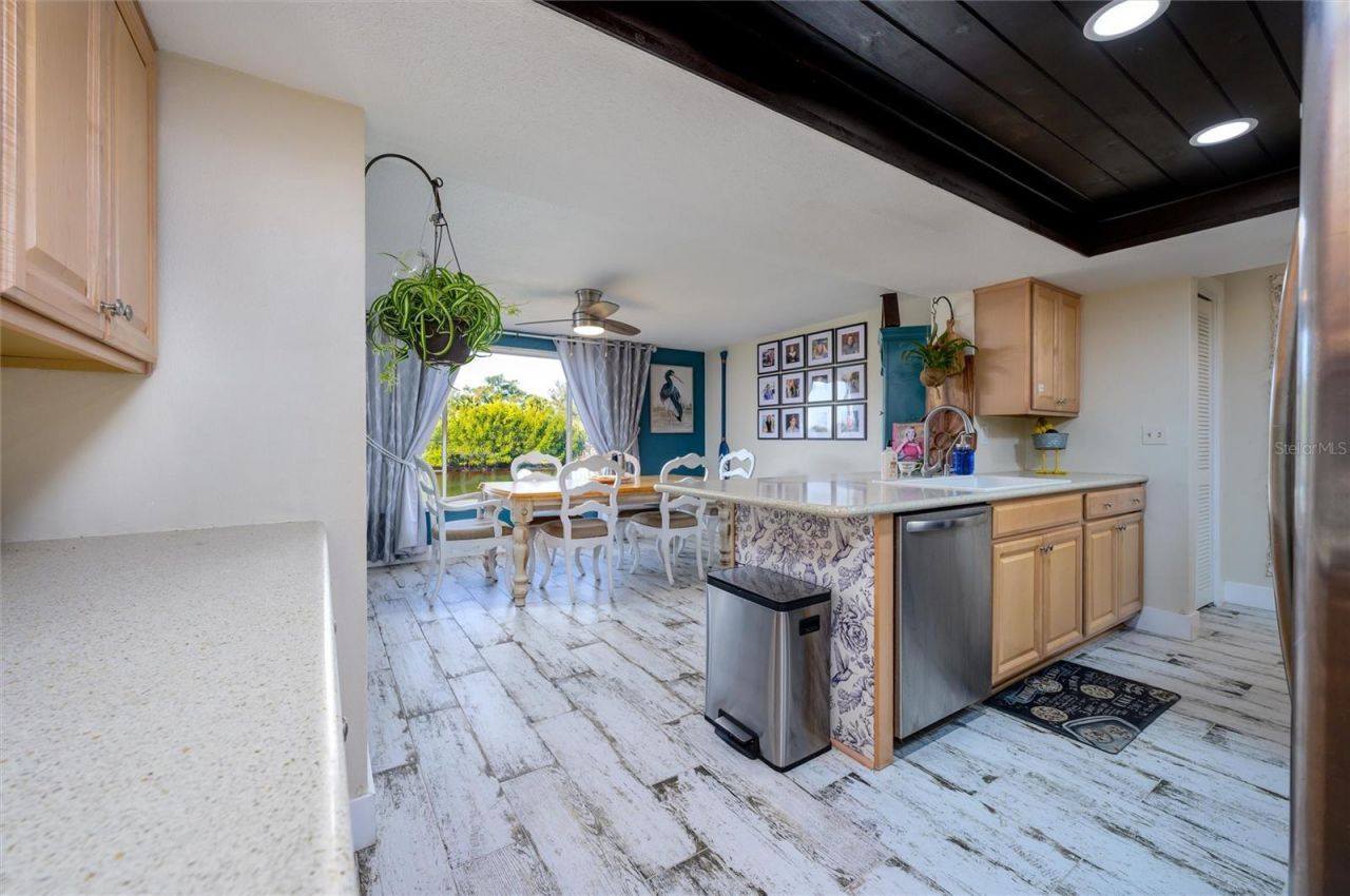 1053 Grand Boulevard, Holiday, FL 34690 Photo