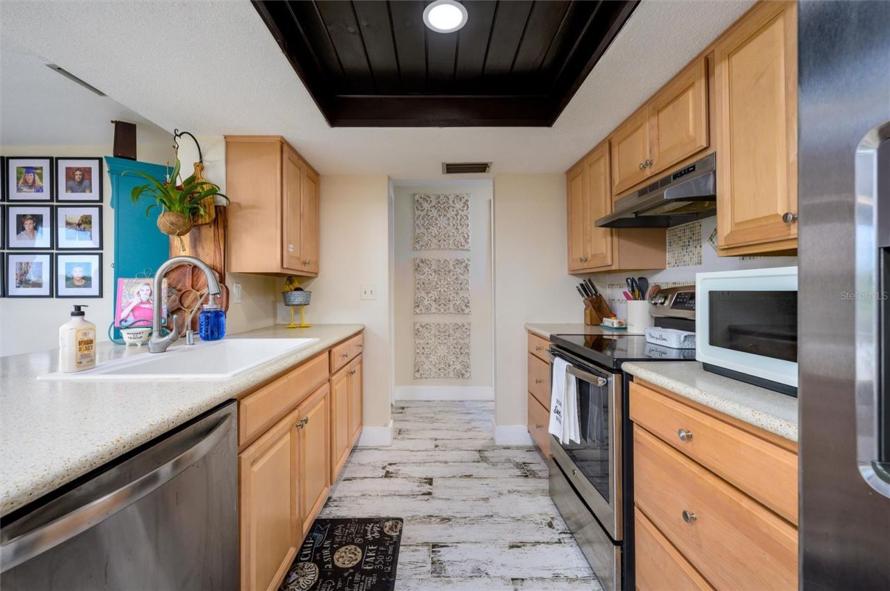 1053 Grand Boulevard, Holiday, FL 34690 Photo