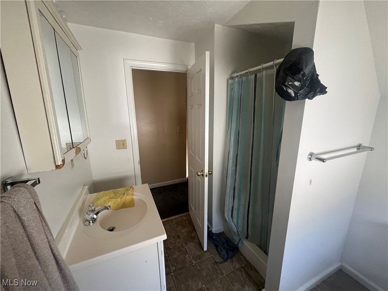 7704 Brinsmade Avenue, Cleveland, OH 44102 Photo 34