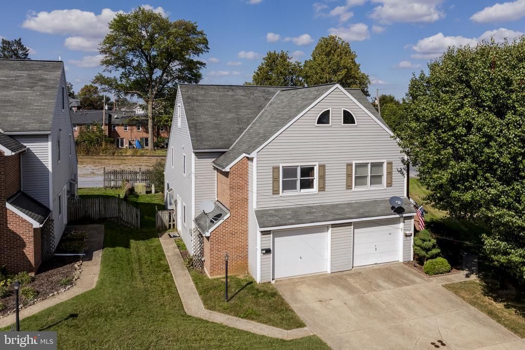 391 E Jackson Street, New Holland, PA 17557 Main Photo