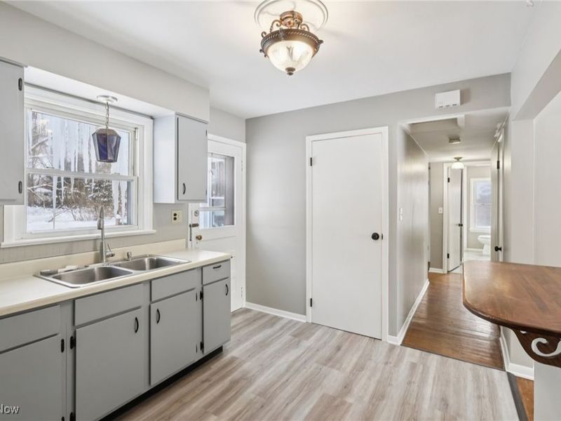 4623 Martin Drive, North Olmsted, OH 44070 Photo 14