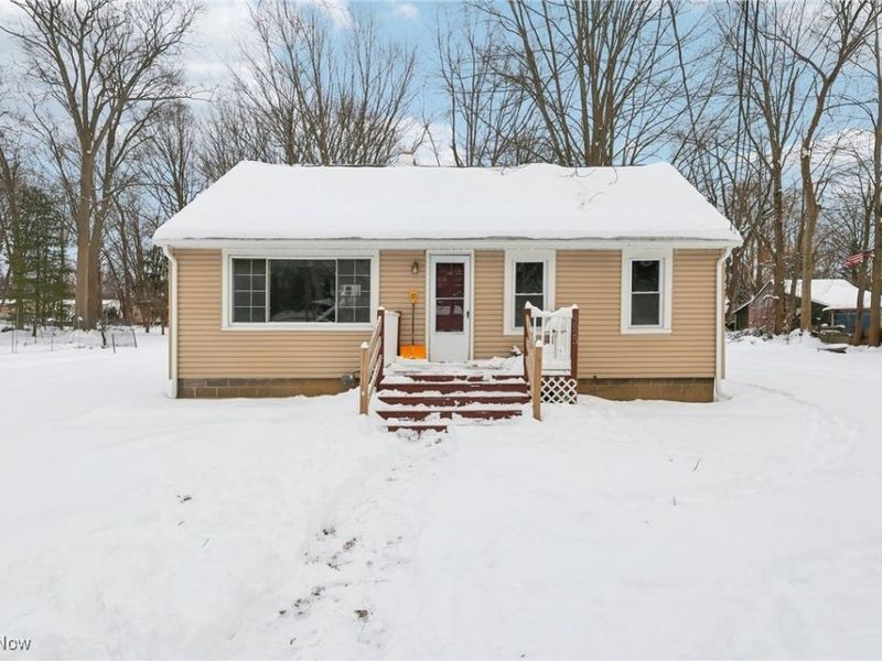 4623 Martin Drive, North Olmsted, OH 44070 Photo 2