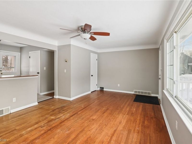 4623 Martin Drive, North Olmsted, OH 44070 Photo 9