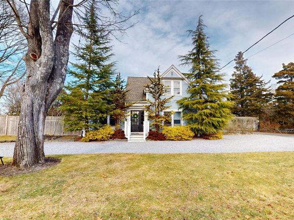 15 Walnut Avenue, East Quogue, NY 11942