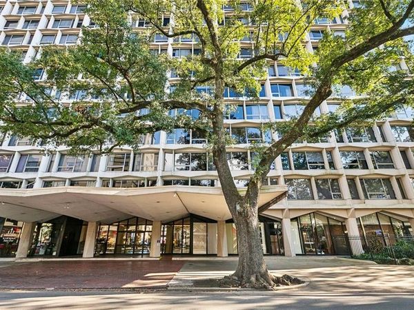 2100 ST CHARLES Avenue, Unit 7M, New Orleans, LA 70130