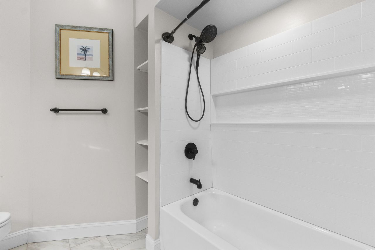 327 William St. Photo 17