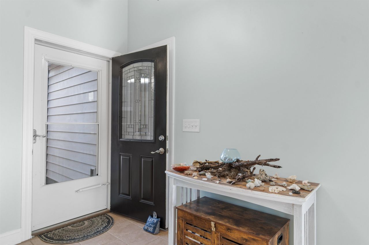 327 William St. Photo 28